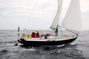 Bandit, with Mike and Fraser aboard, during the 2006 Falmouth 500 race