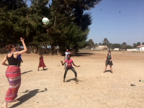 Rachel, Amie, Fatima, Isha, Ida and Caroline playing piggy in the middle