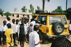 Boys inspecting the Ibrakeforcake car