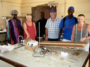 arranging the workstations, Abdoulie, Anne, Wandifa, Ian, Yankuba and Pippa