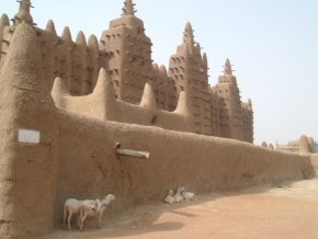 World's largest mud building. The Mosque at Djenne