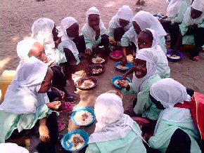 girls eating their lunch